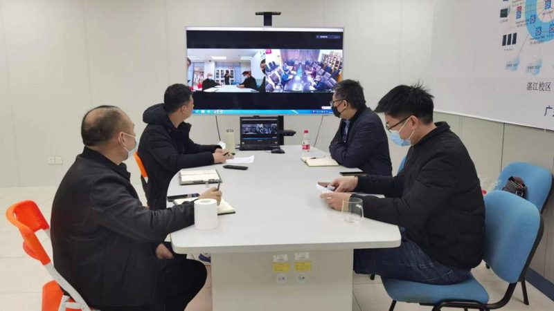 在选择软硬件定制采购代理渠道之前，企业首先要明确自身的采购需求。这包括：